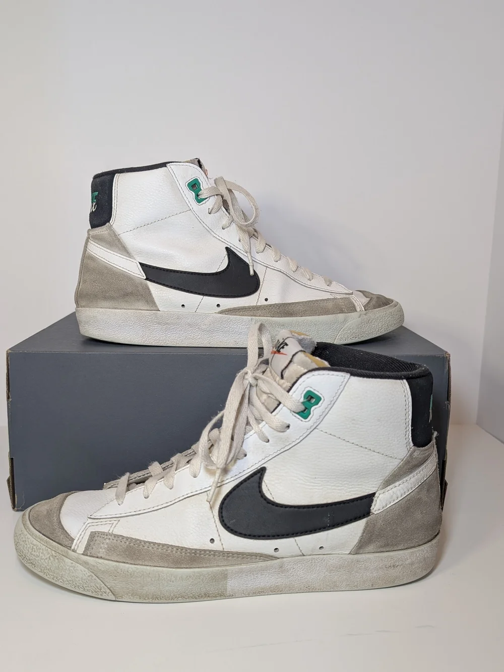 Nike Blazer Mid '77 SE Split White Black DZ2542-100 Men's Size 9 Used